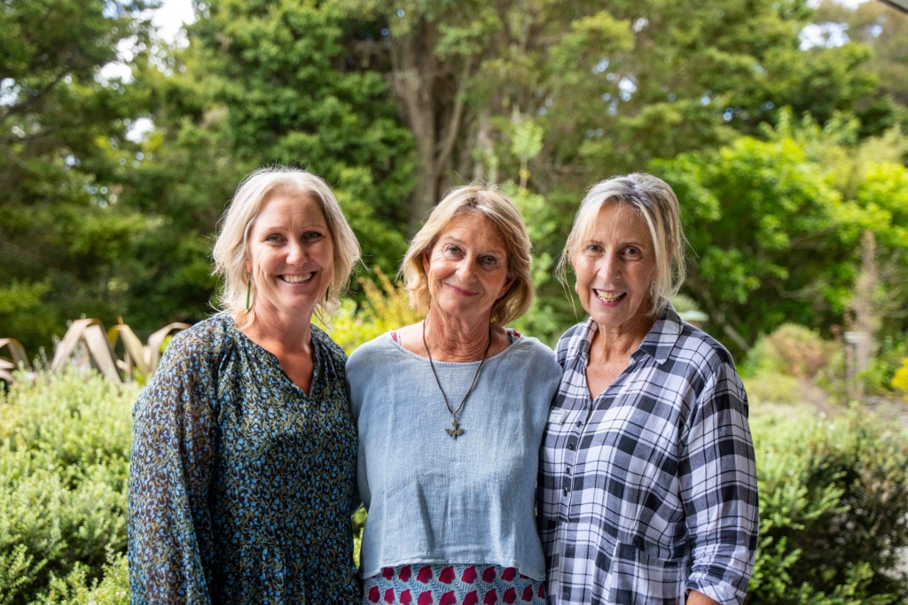 Katy Mandeno , Marie de Hennezel